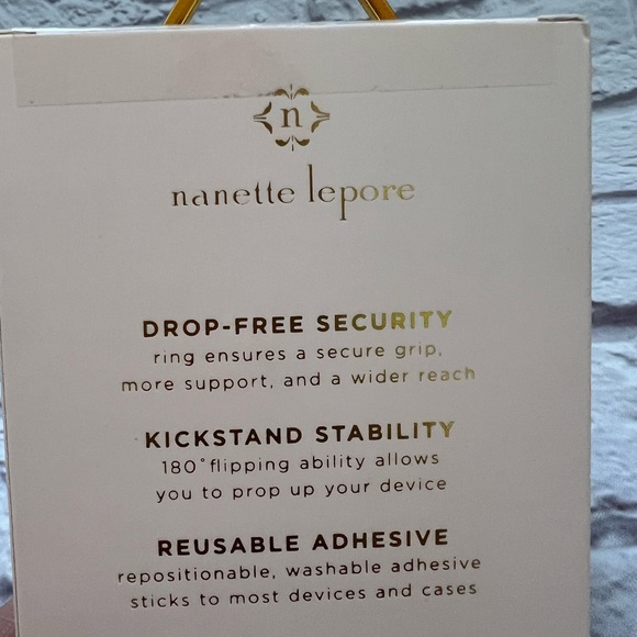 Nanette Lepore smartphone stand ring holder - Picture 5 of 5